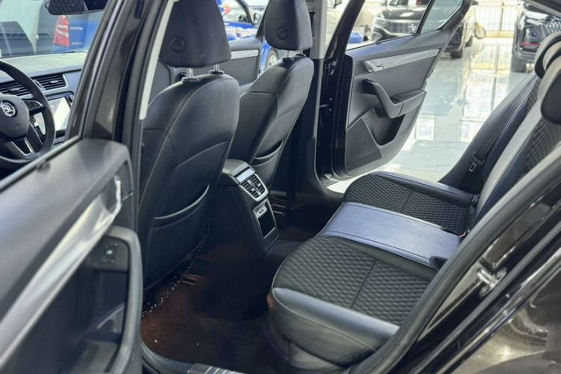 Used Skoda Octavia 2018 TSI280 DSG Luxury Edition Interior 5
