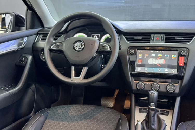 Used Skoda Octavia 2018 TSI280 DSG Luxury Edition Interior 6