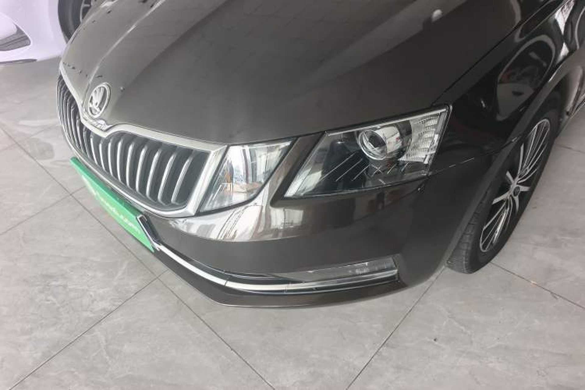 Used Skoda Octavia 2018 TSI230 DSG Luxury Edition Left Front Headlight