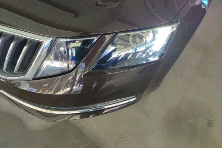 Used Skoda Octavia 2018 1.6L Automatic Luxury Edition Left Front Headlight
