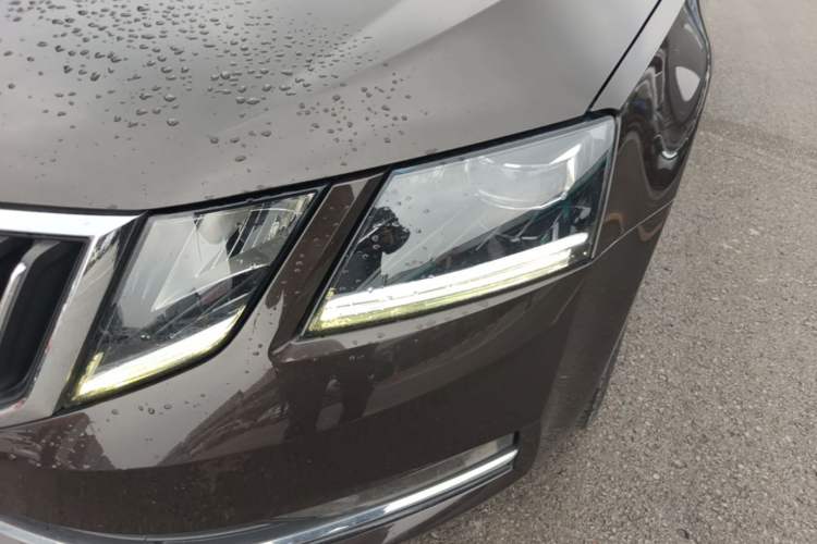 Used Skoda Octavia 2018 TSI280 DSG Luxury Edition Left Front Headlight