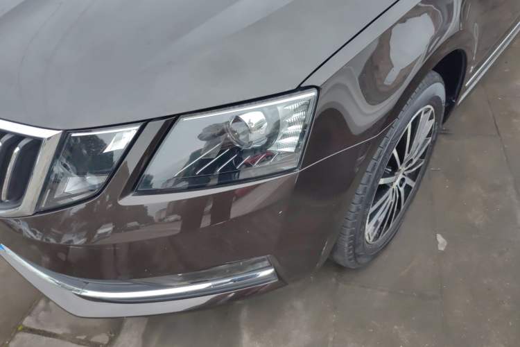 Used Skoda Octavia 2018 TSI230 DSG Luxury Edition Left Front Headlight