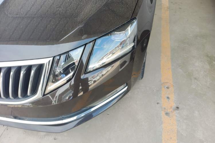 Used Skoda Octavia 2018 TSI280 DSG Luxury Edition Left Front Headlight