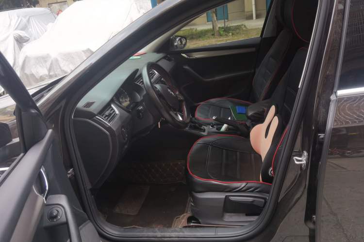 Used Skoda Octavia 2018 TSI230 DSG Comfort Edition Left Front Seat