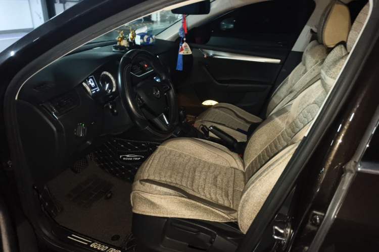 Used Skoda Octavia 2018 TSI230 DSG Luxury Edition Left Front Seat