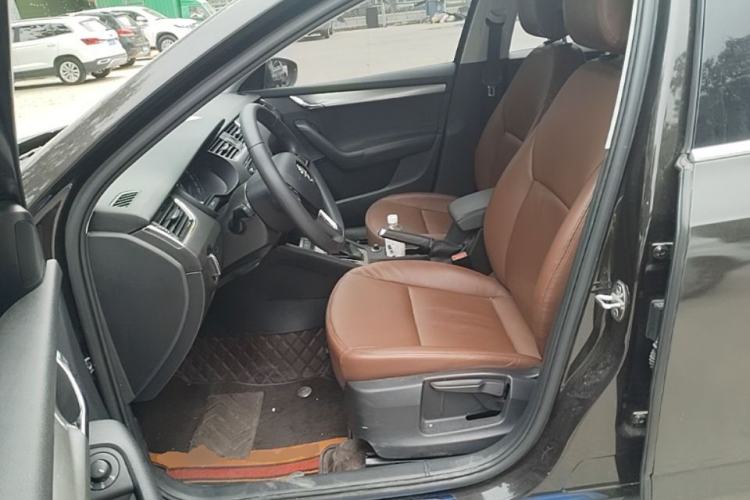 Used Skoda Octavia 2018 TSI230 DSG Comfort Edition Left Front Seat