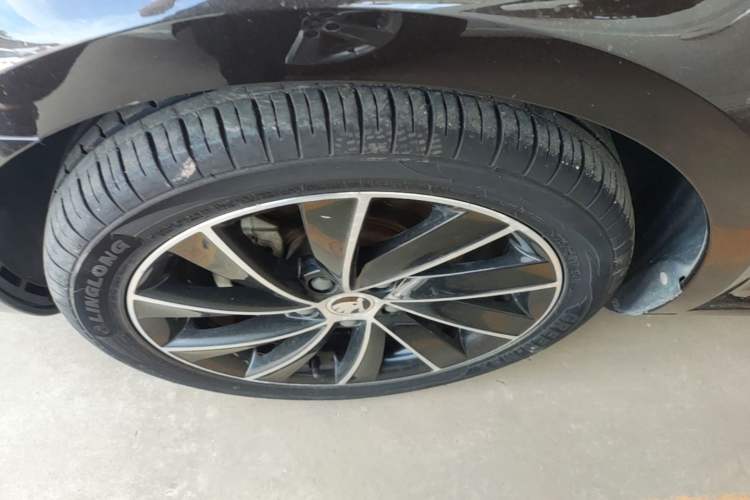 Used Skoda Octavia 2018 TSI280 DSG Luxury Edition Left Front Wheel Hub