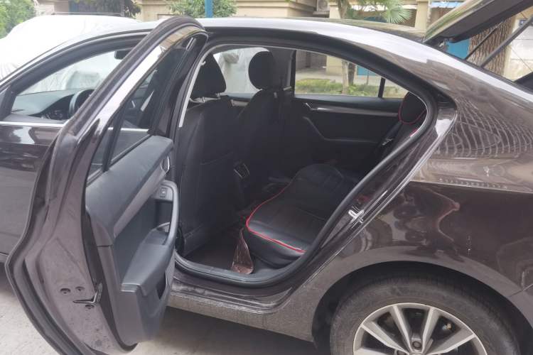 Used Skoda Octavia 2018 TSI230 DSG Comfort Edition Left Rear Seat