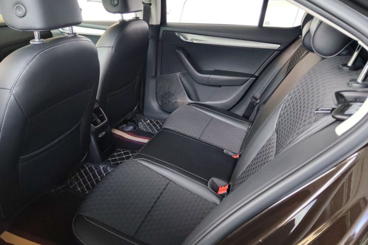 Used Skoda Octavia 2018 1.6L Automatic Luxury Edition Left Rear Seat