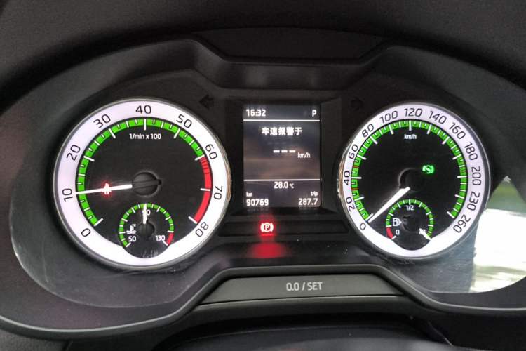 Used Skoda Octavia 2018 Station Wagon TSI230 DSG Luxury Edition Odometer Close Up