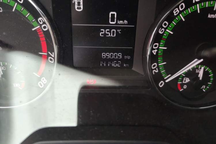 Used Skoda Octavia 2018 TSI230 DSG Comfort Edition Odometer Close Up
