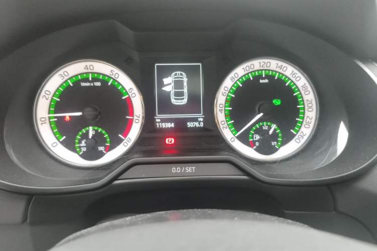 Used Skoda Octavia 2018 TSI280 DSG Luxury Edition Odometer Close Up