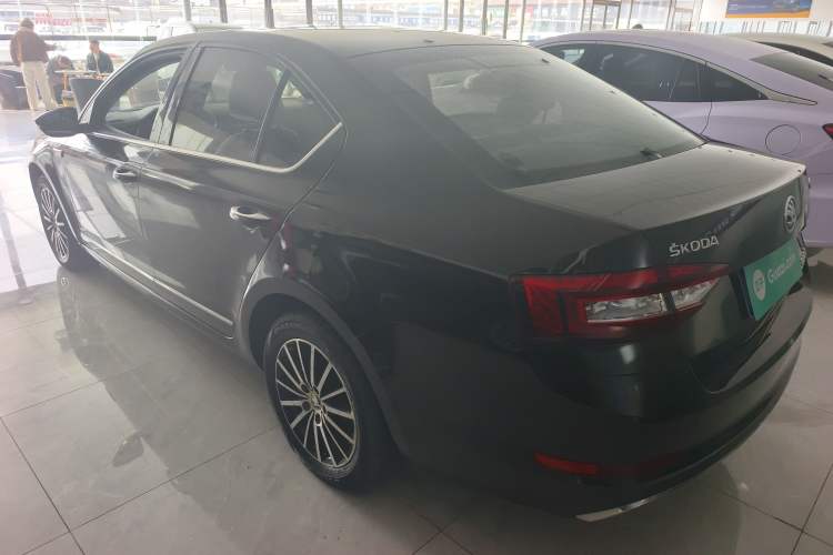 Used Skoda Octavia 2018 TSI230 DSG Luxury Edition Rear Left 45 Deg