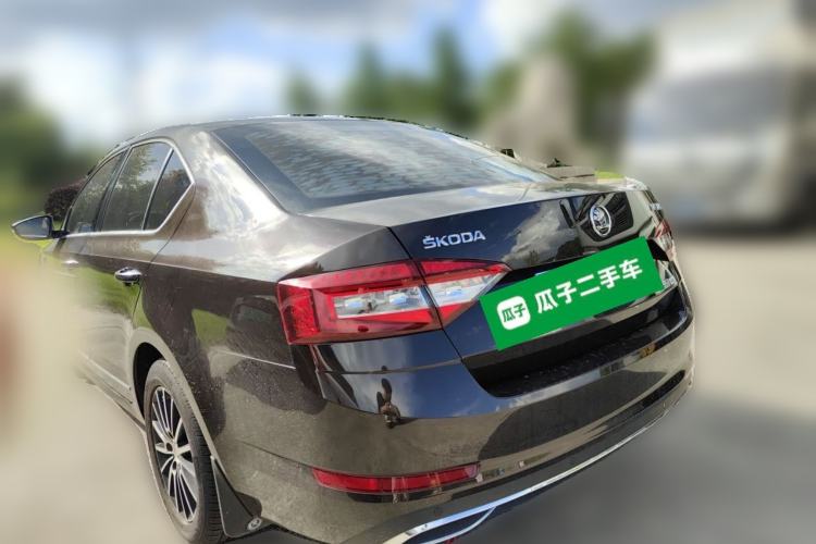 Used Skoda Octavia 2018 1.6L Automatic Luxury Edition Rear Left 45 Deg