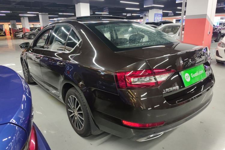 Used Skoda Octavia 2018 1.6L Automatic Luxury Edition Rear Left 45 Deg
