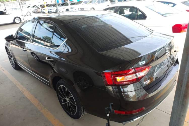 Used Skoda Octavia 2018 TSI280 DSG Luxury Edition Rear Left 45 Deg