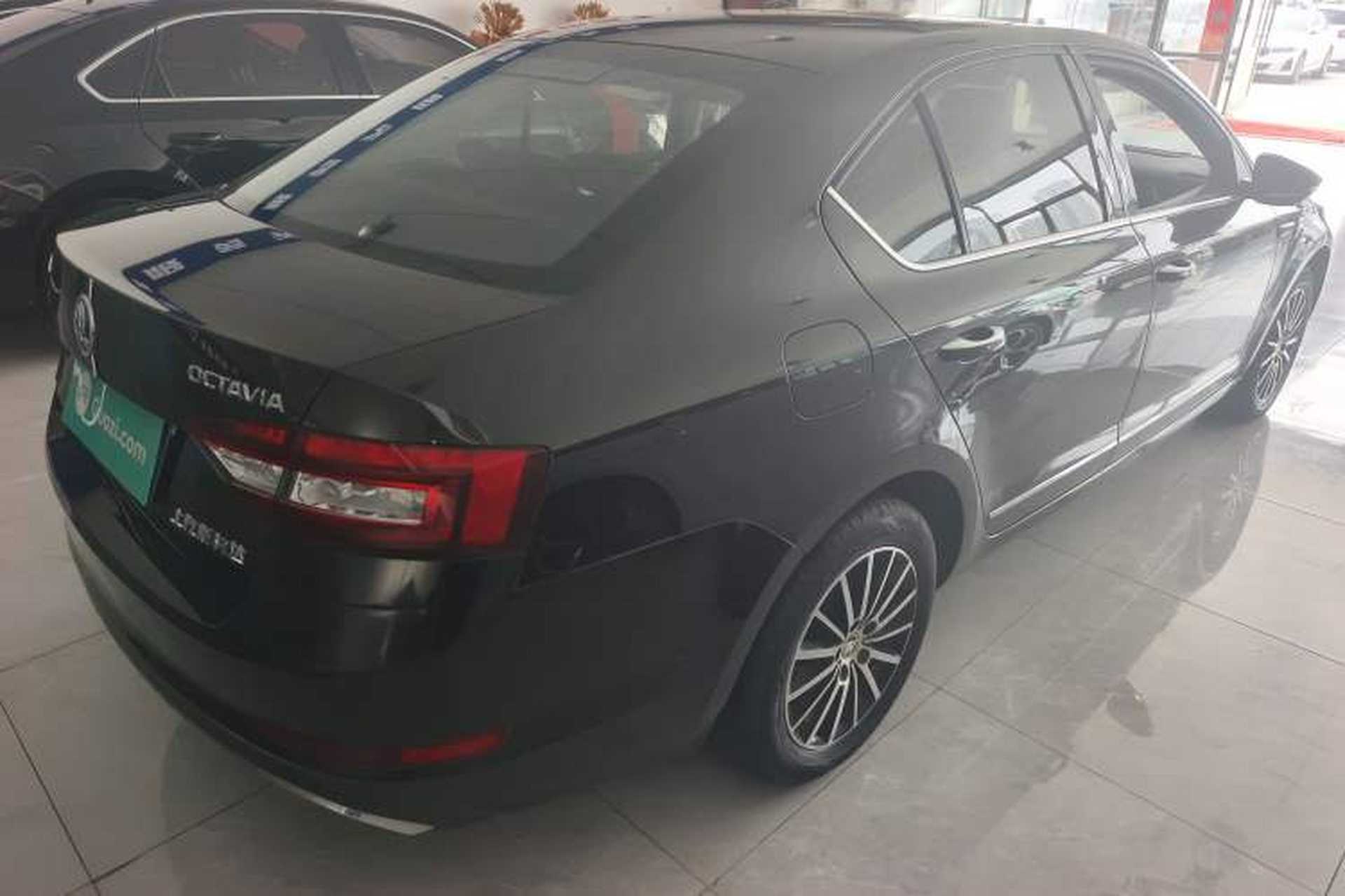 Used Skoda Octavia 2018 TSI230 DSG Luxury Edition Rear Right 45 Deg