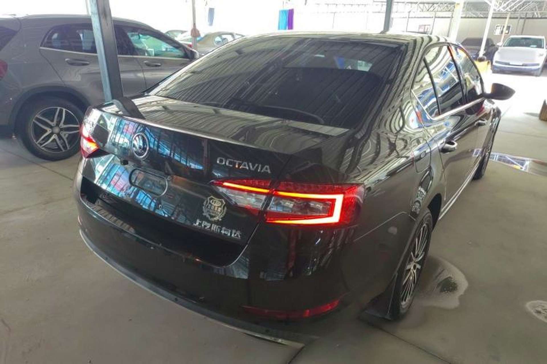 Used Skoda Octavia 2018 1.6L Automatic Luxury Edition Rear Right 45 Deg