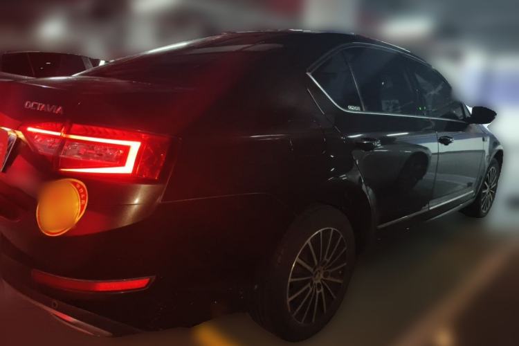 Used Skoda Octavia 2018 TSI230 DSG Luxury Edition Rear Right 45 Deg
