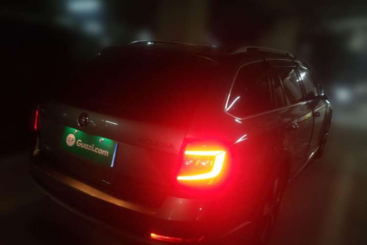 Used Skoda Octavia 2018 Station Wagon TSI280 DSG Luxury Edition Rear Right 45 Deg
