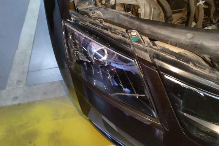 Used Skoda Octavia 2018 TSI230 DSG Luxury Edition Right Front Headlight