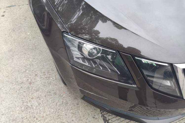 Used Skoda Octavia 2018 TSI230 DSG Comfort Edition Right Front Headlight