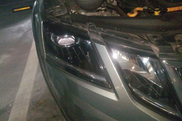 Used Skoda Octavia 2018 Station Wagon TSI280 DSG Luxury Edition Right Front Headlight