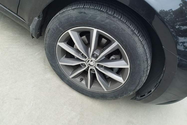 Used Skoda Octavia 2018 TSI230 DSG Comfort Edition Right Front Wheel Hub