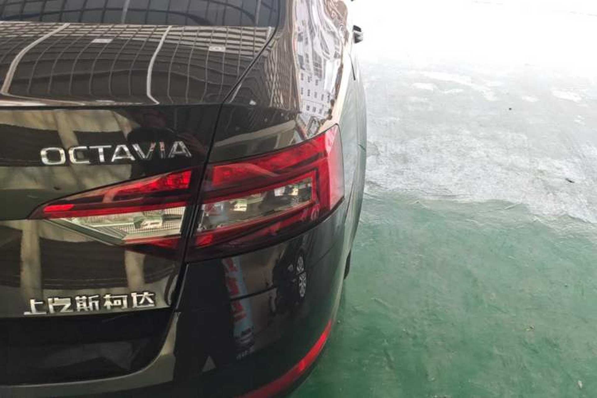 Used Skoda Octavia 2018 TSI230 DSG Comfort Edition Right Rear Taillight