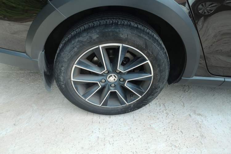 Used Skoda Octavia 2018 Station Wagon TSI230 DSG Luxury Edition Right Rear Wheel Hub