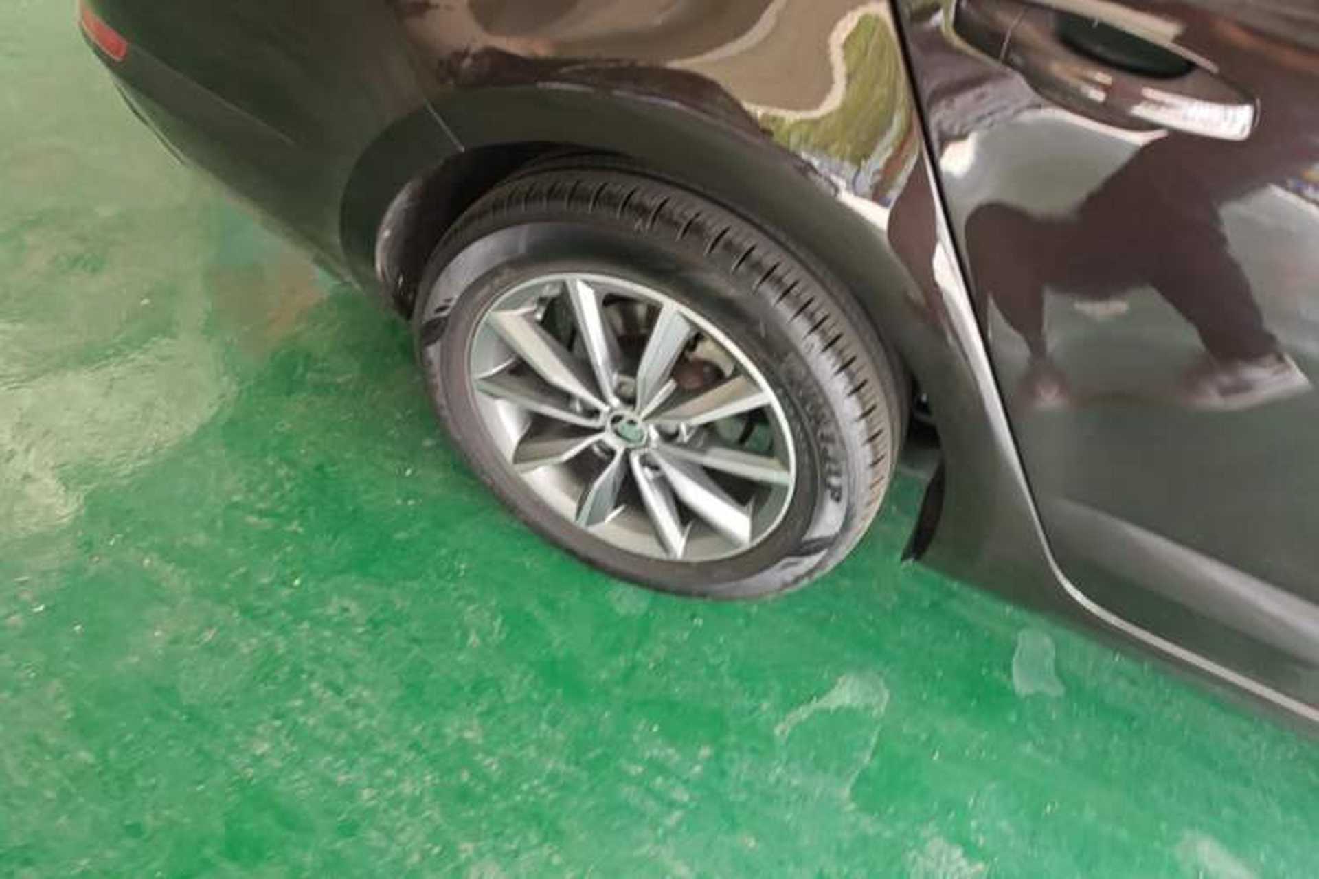 Used Skoda Octavia 2018 TSI230 DSG Comfort Edition Right Rear Wheel Hub