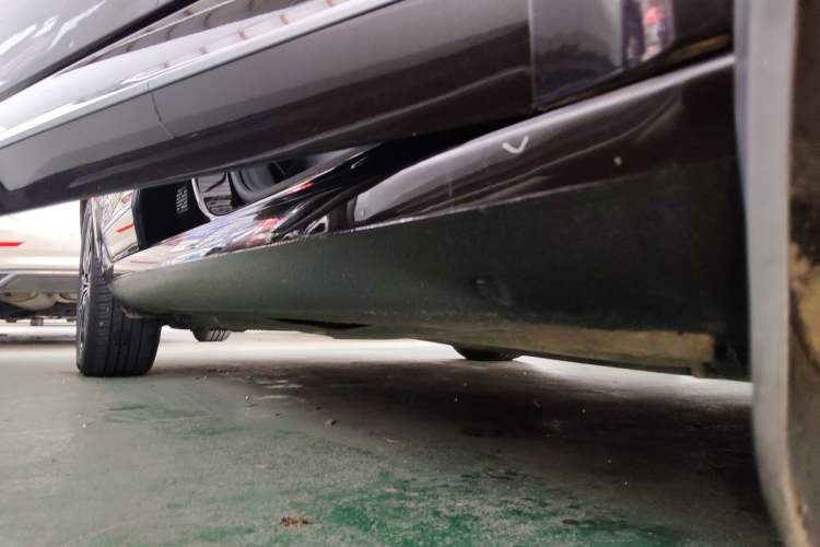 Used Skoda Octavia 2018 1.6L Automatic Luxury Edition Right Side Sill