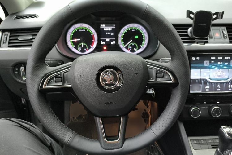Used Skoda Octavia 2018 Station Wagon TSI230 DSG Luxury Edition Steering Wheel
