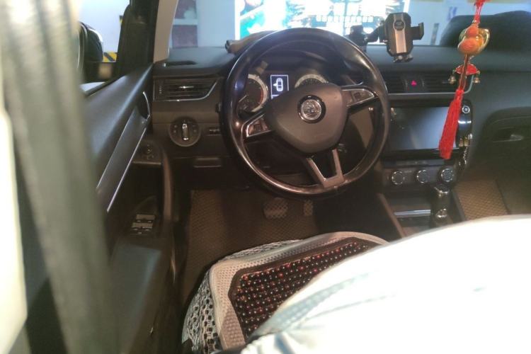 Used Skoda Octavia 2018 TSI230 DSG Luxury Edition Steering Wheel