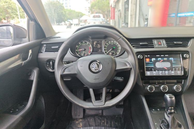 Used Skoda Octavia 2018 Station Wagon TSI230 DSG Comfort Edition Steering Wheel