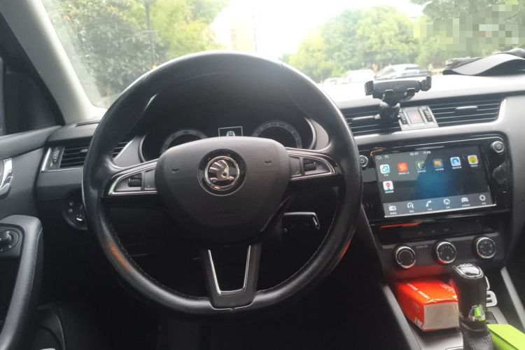 Used Skoda Octavia 2018 TSI280 DSG Luxury Edition Steering Wheel