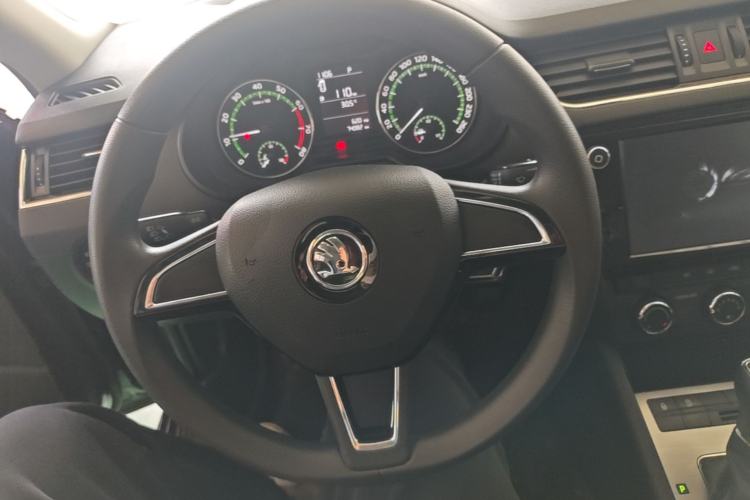 Used Skoda Octavia 2018 TSI230 DSG Comfort Edition Steering Wheel