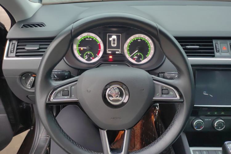 Used Skoda Octavia 2018 TSI230 DSG Luxury Edition Steering Wheel