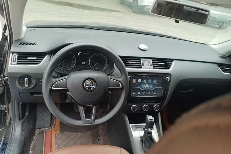 Used Skoda Octavia 2018 TSI230 DSG Comfort Edition Steering Wheel