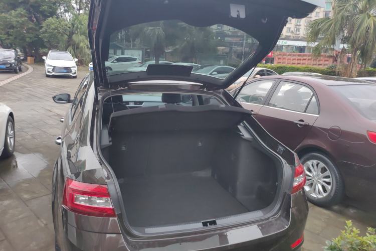 Used Skoda Octavia 2018 TSI230 DSG Luxury Edition Trunk