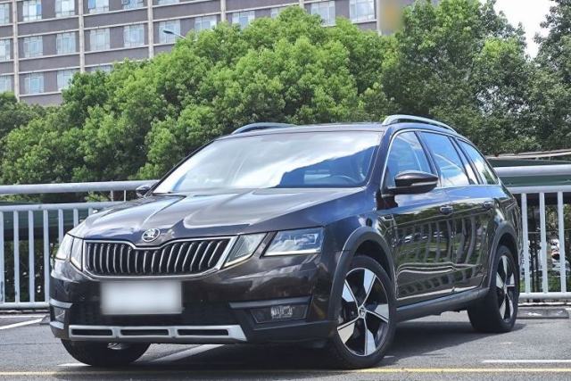 Gebrauchter Skoda Octavia 2018 Station Wagon TSI280 DSG Luxury Edition