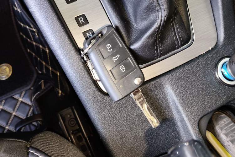 Used Skoda Octavia 2018 1.6L Automatic Luxury Edition Vehicle Key