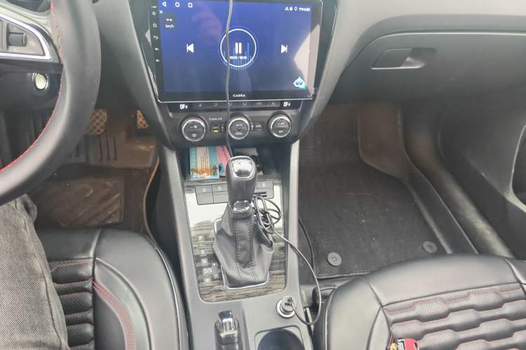 Used Skoda Octavia 2018 TSI280 DSG Flagship Edition Audio And AC Panel