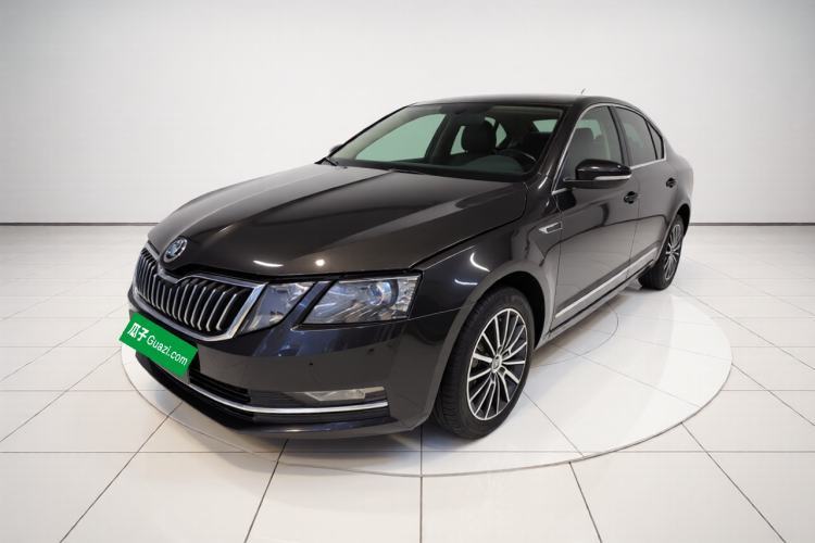 Used Skoda Octavia 2018 TSI230 DSG Luxury Edition Guazi used car, China used car export, Used car for sale, Used  cars, Cheapest cars for sale