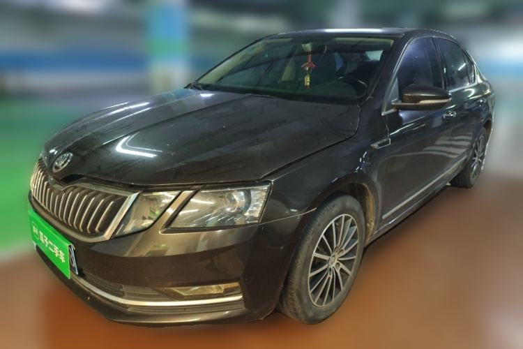 Used Skoda Octavia 2018 TSI230 DSG Luxury Edition Guazi used car, China used car export, Used car for sale, Used cars, Cheapest cars for sale