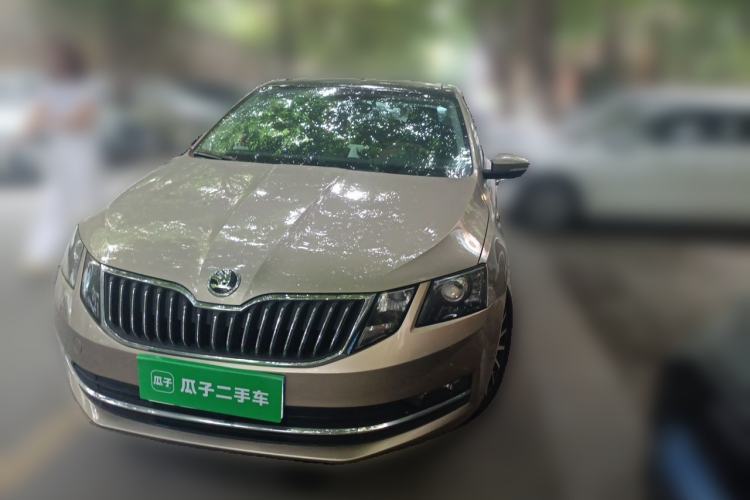 Used Skoda Octavia 2018 TSI230 DSG Luxury Edition Guazi used car, China used car export, Used car for sale, Used  cars, Cheapest cars for sale