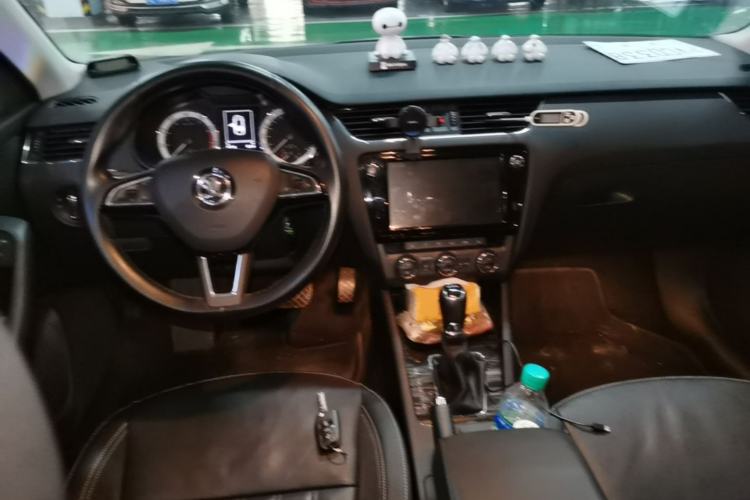 Used Skoda Octavia 2018 TSI280 DSG Flagship Edition Center Console