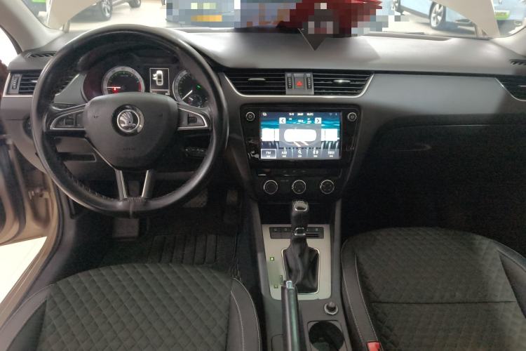 Used Skoda Octavia 2018 TSI230 DSG Luxury Edition Center Console