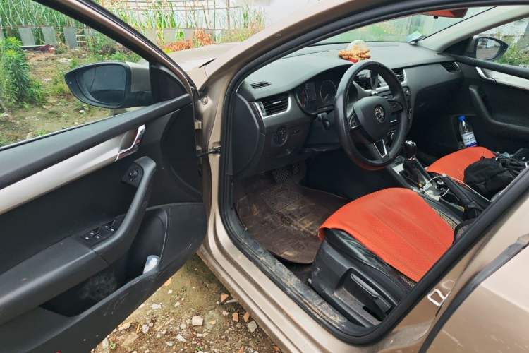 Used Skoda Octavia 2018 TSI230 DSG Comfort Edition Driver Seat