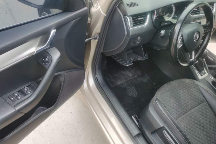 Used Skoda Octavia 2018 TSI280 DSG Luxury Edition Driver Seat